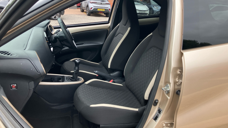 Toyota Aygo X 1.0 VVT-i Edge 5dr [Canvas] Petrol Hatchback